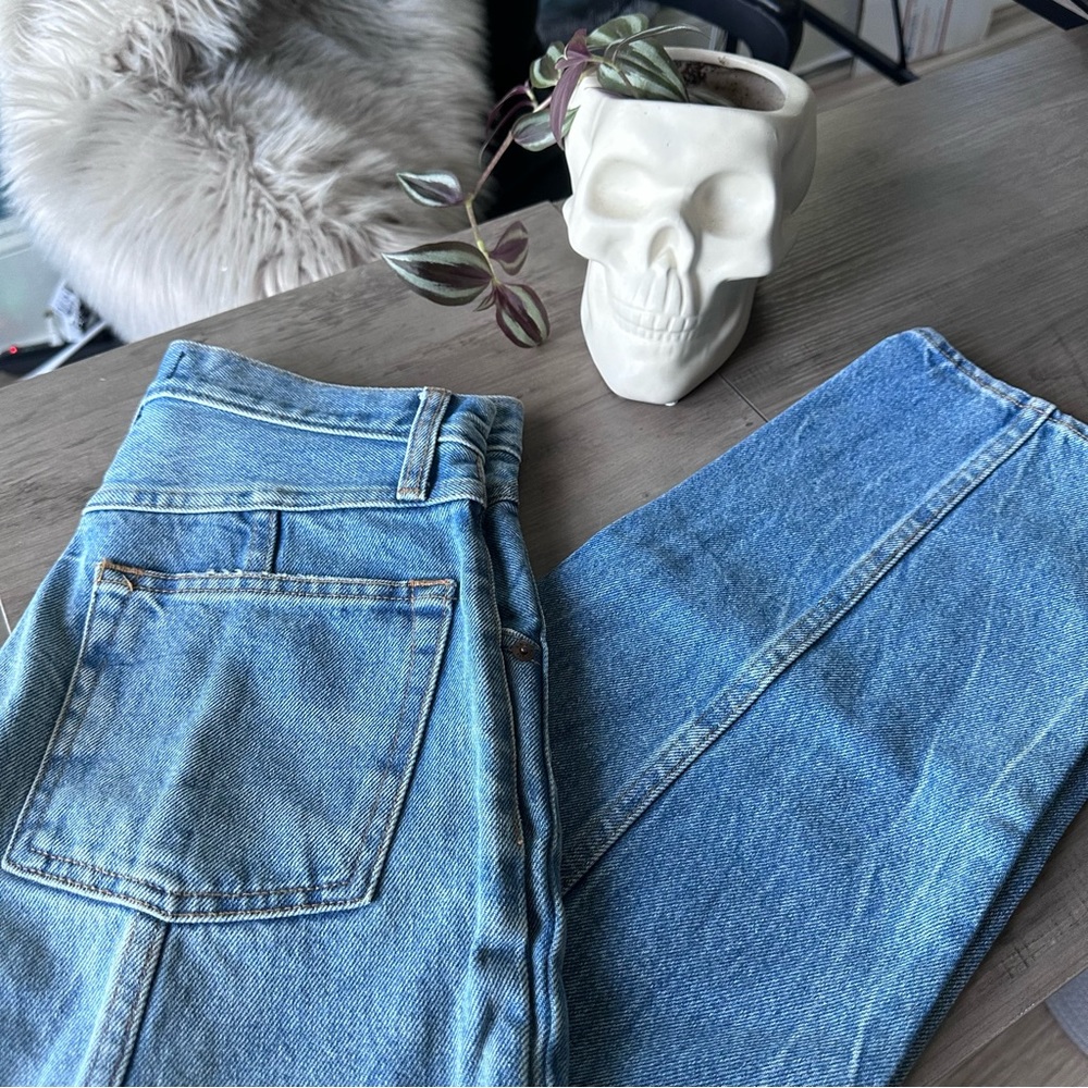 Abercrombie & Fitch Mom Jeans Ultra High Rise